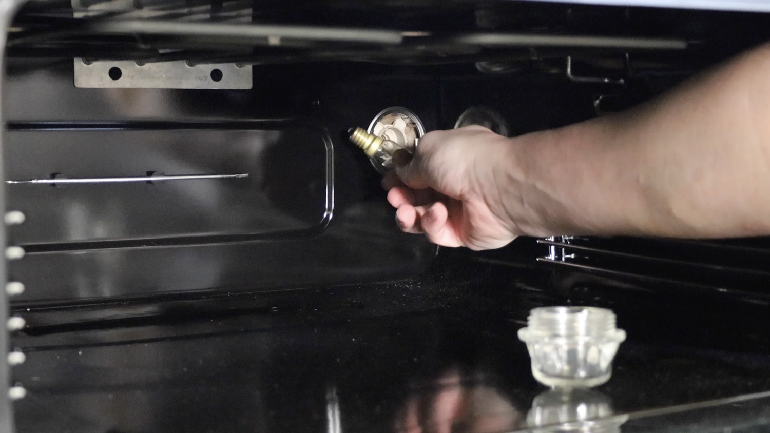 Remove old bulb