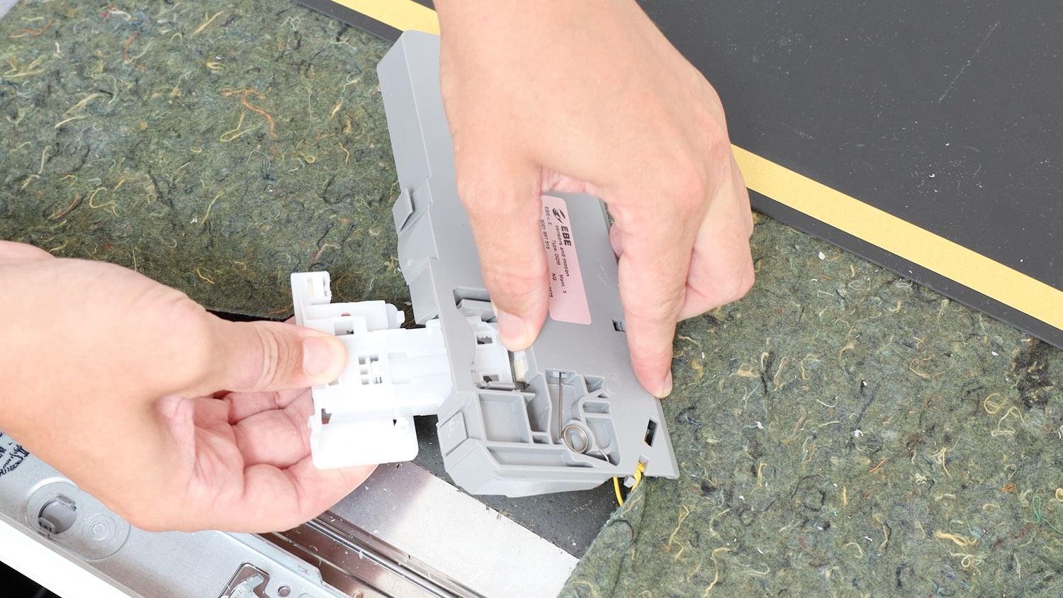 Press in the white plastic connector