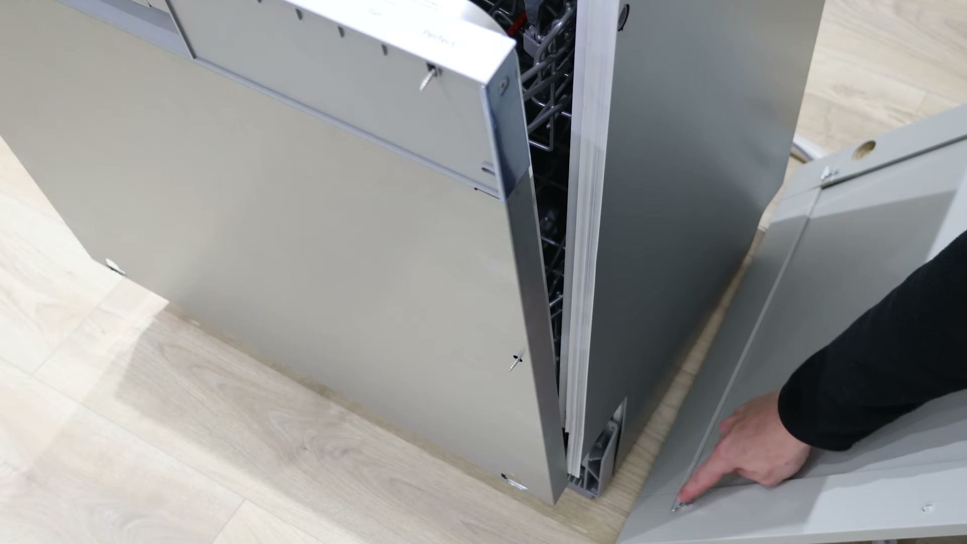 Reattaching the integrated cabinet door to a Bosch dishwasher