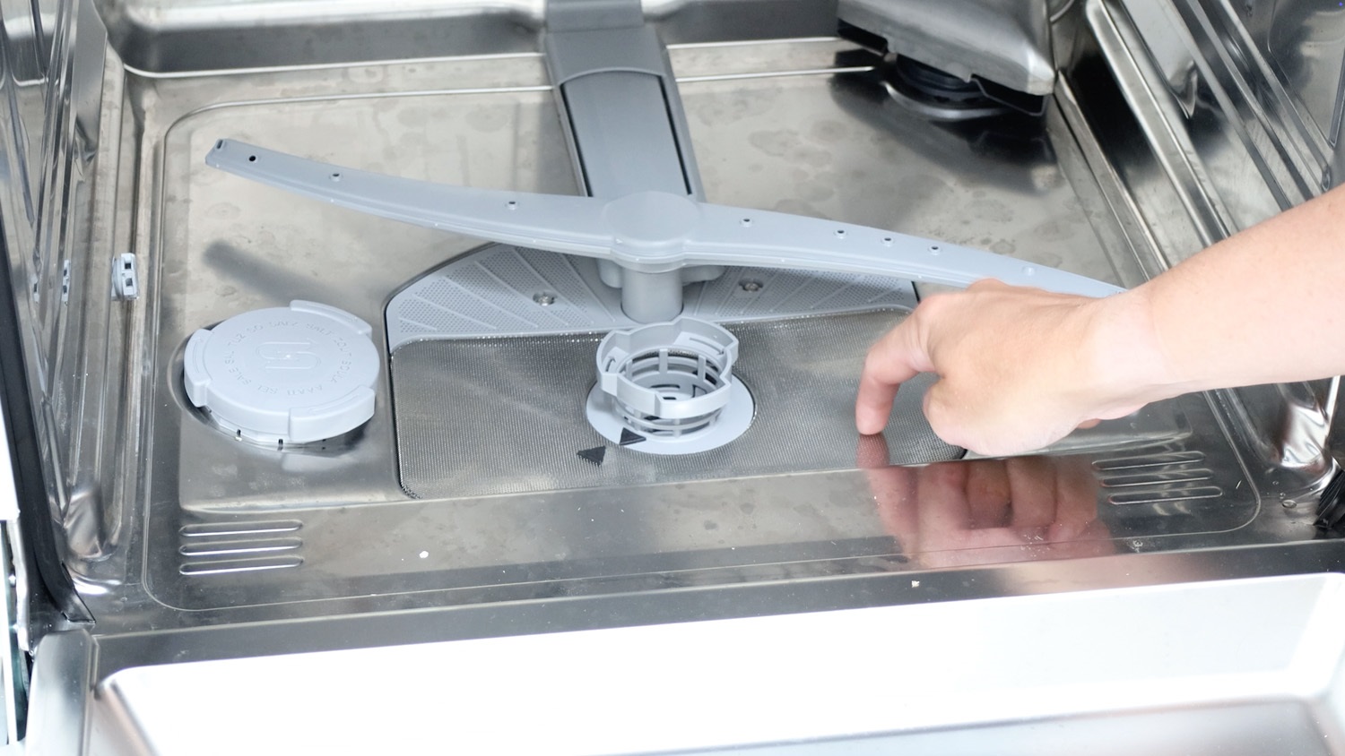 bottom filter plate is found here