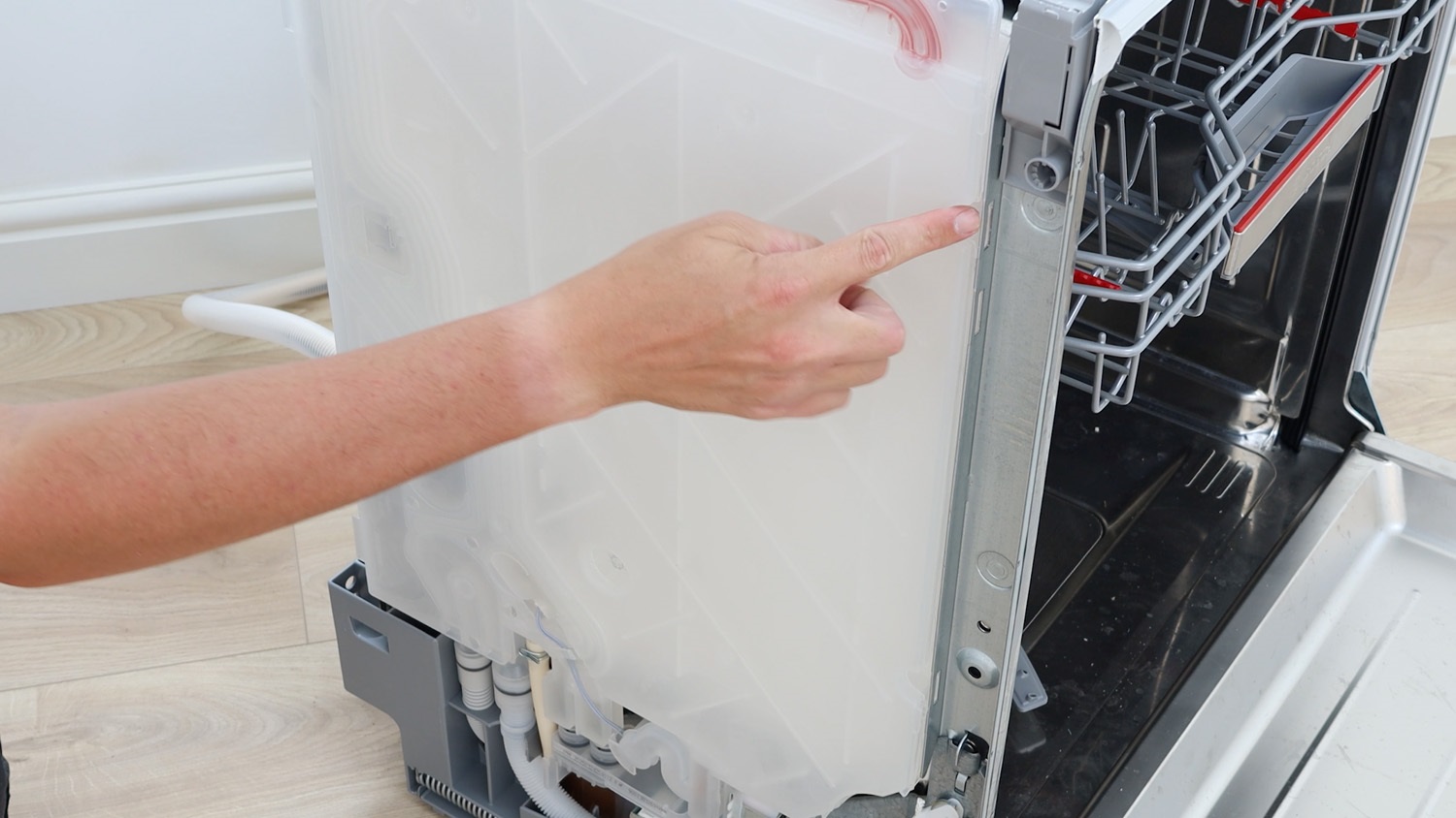 reclip water inlet chamber to side