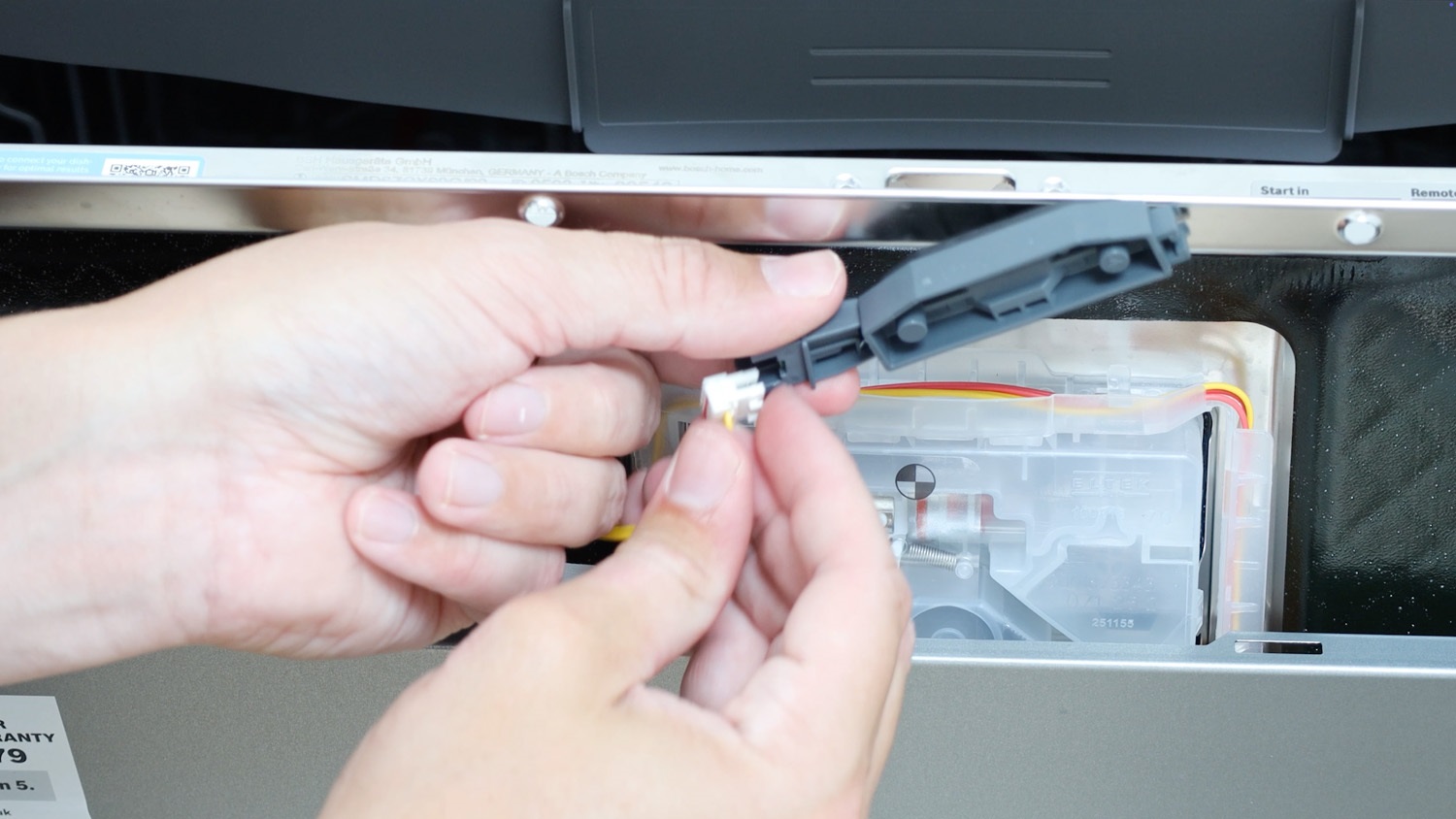 Unclip wire connector