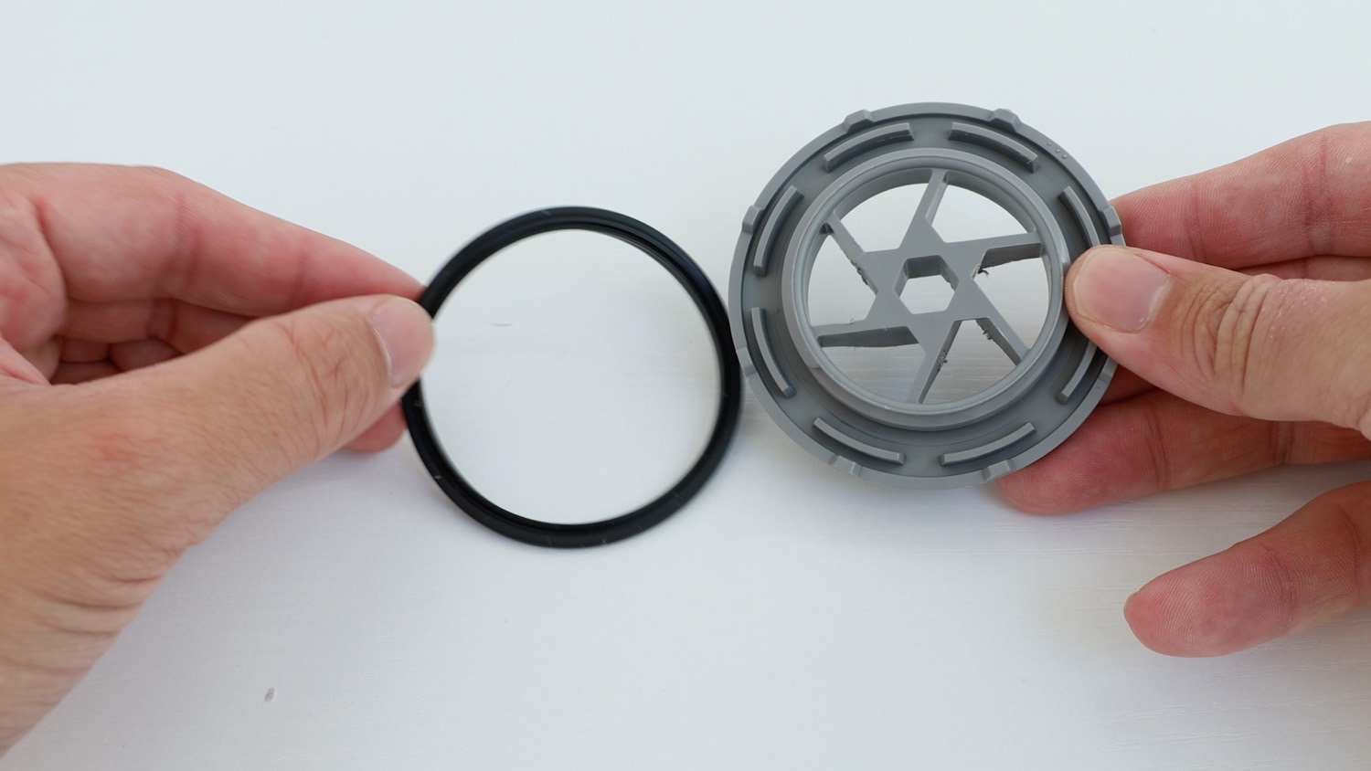 unpackage new round cover and seal