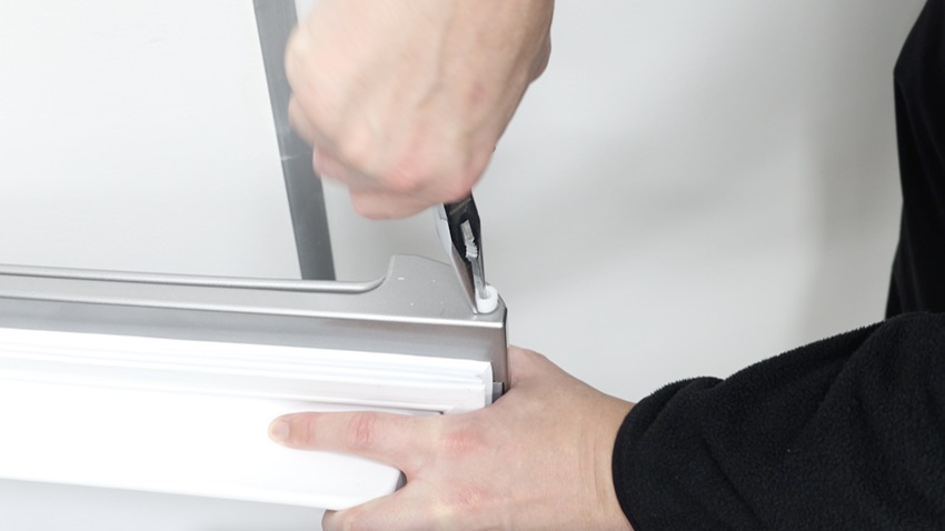 Remove old hinge bush