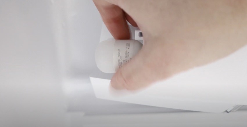 Remove old bulb