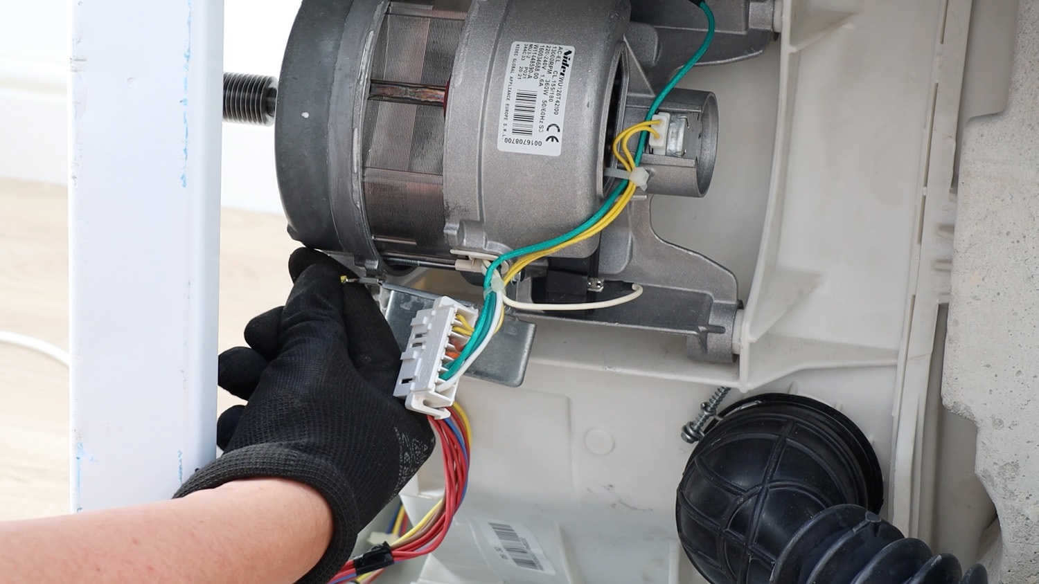 Re-attach earth wire