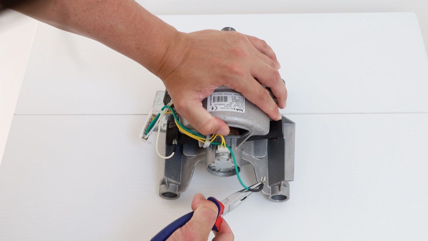 Remove electrical connector