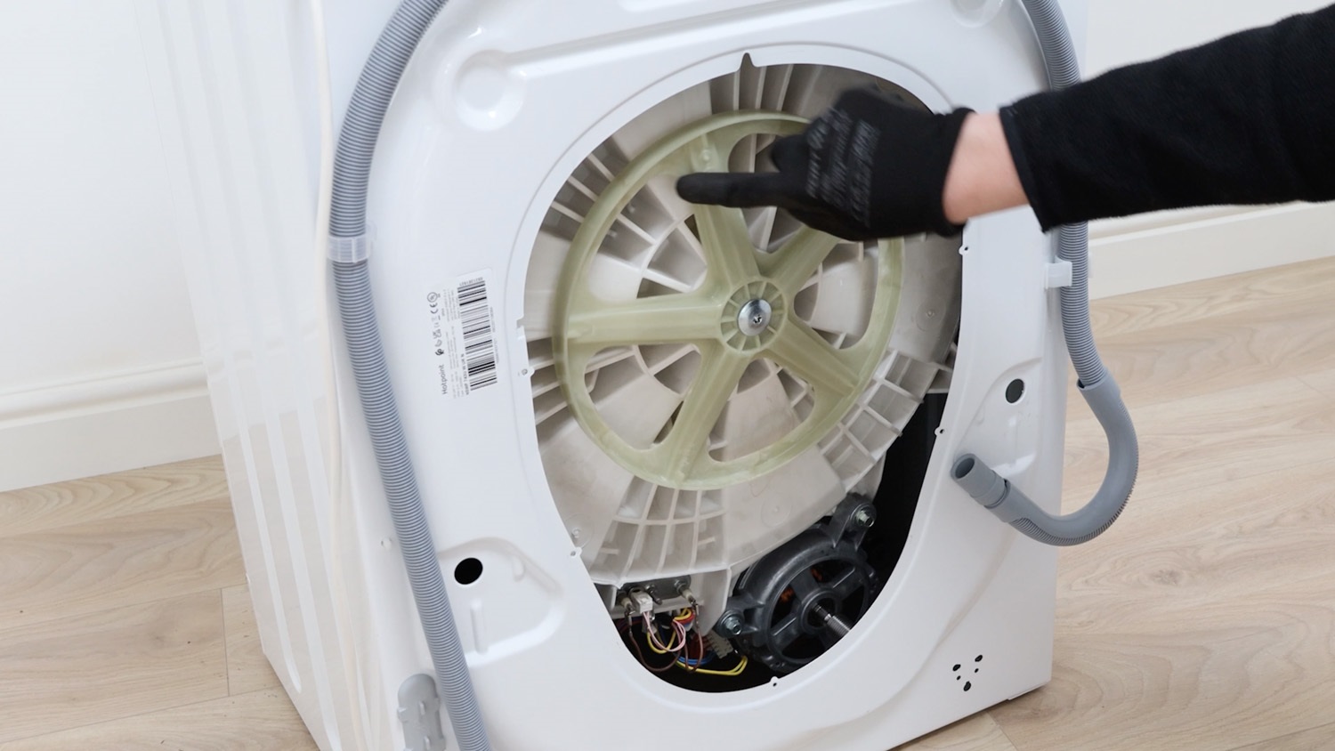 Spin pulley wheel to test