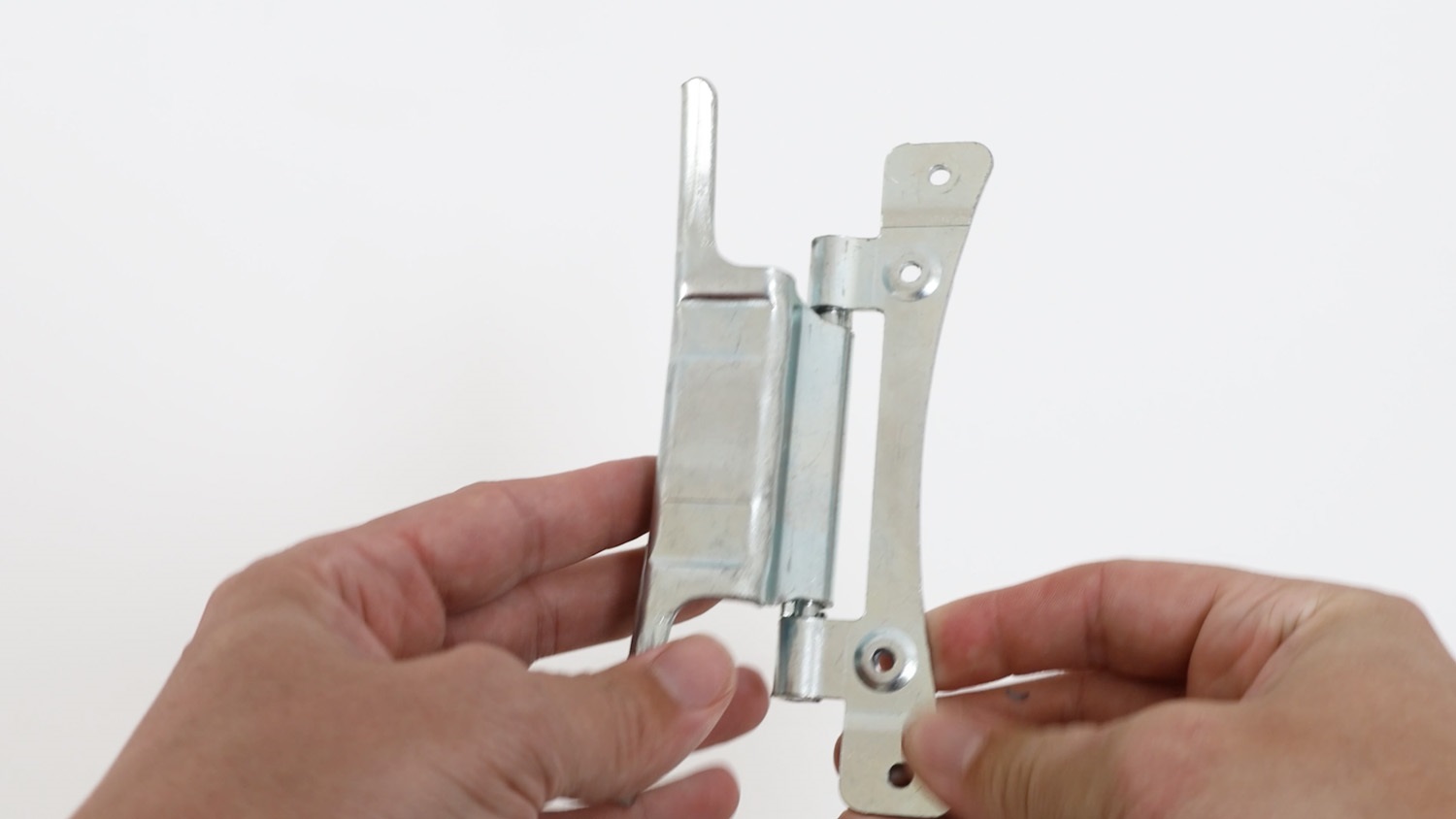 Unpack new door hinge