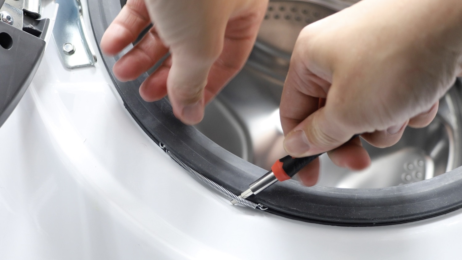 Remove front clamping ring