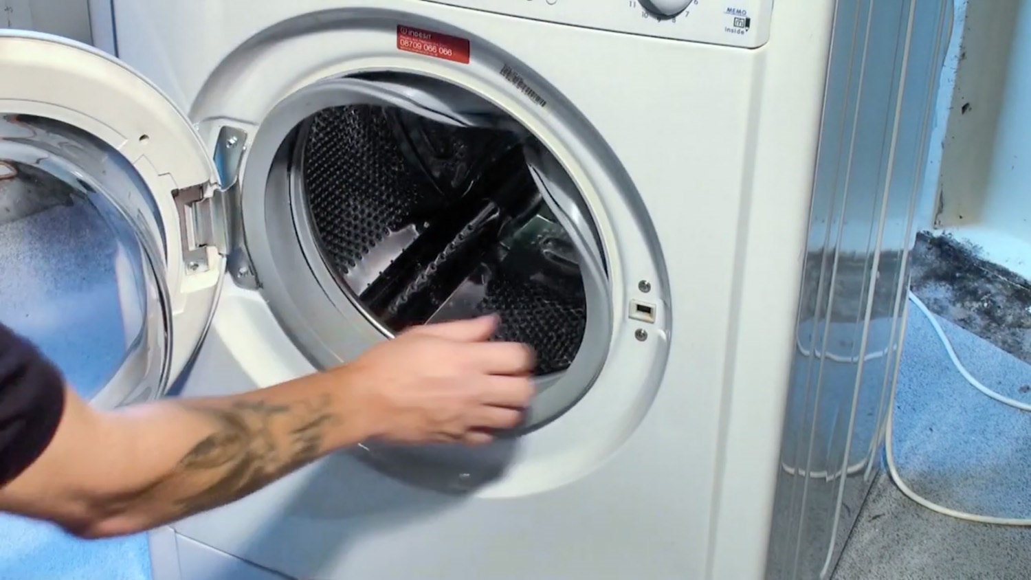 Un-flip door seal