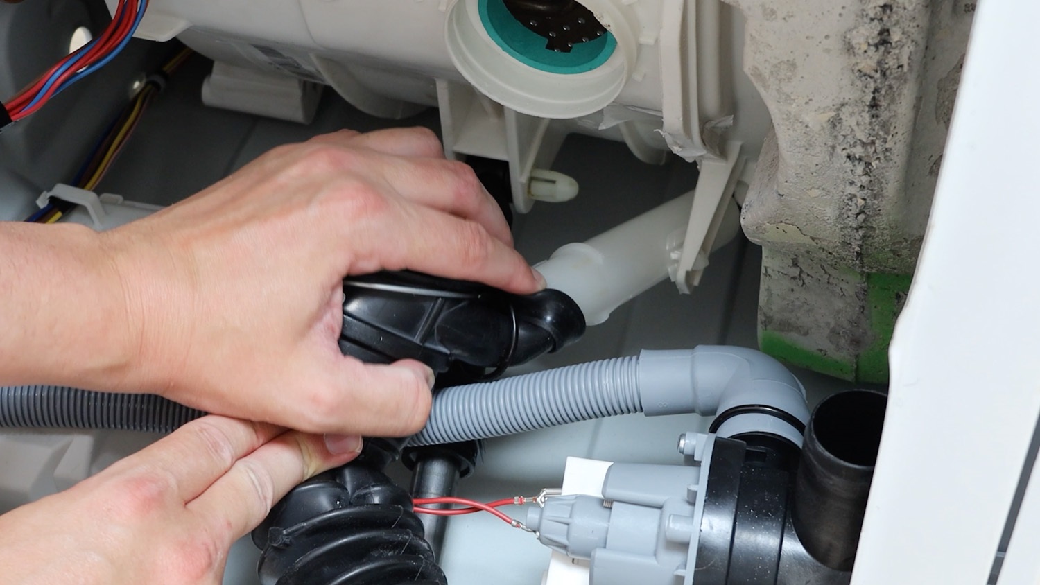 Remove hose from pressure chamber
