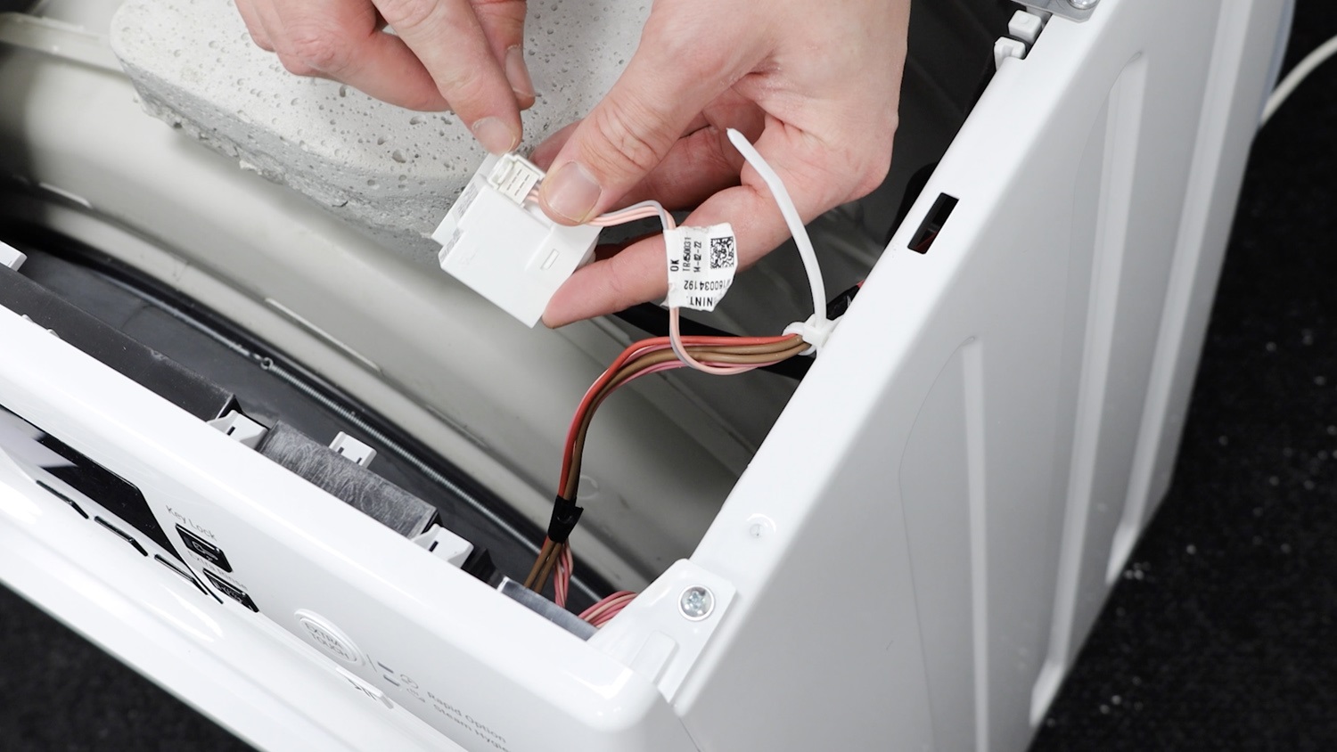 Unclip electrical connectors