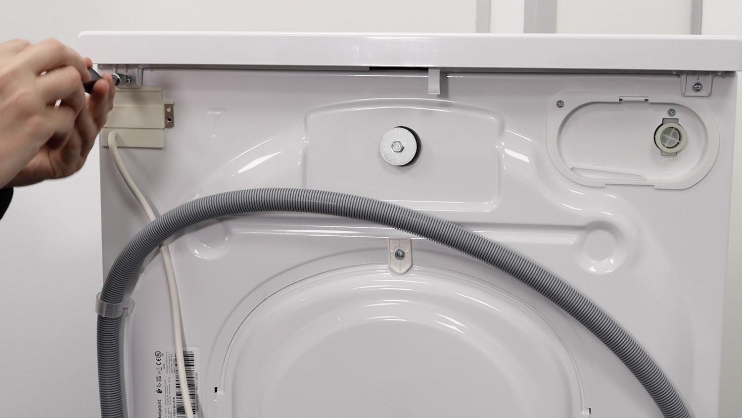 Remove screws for lid