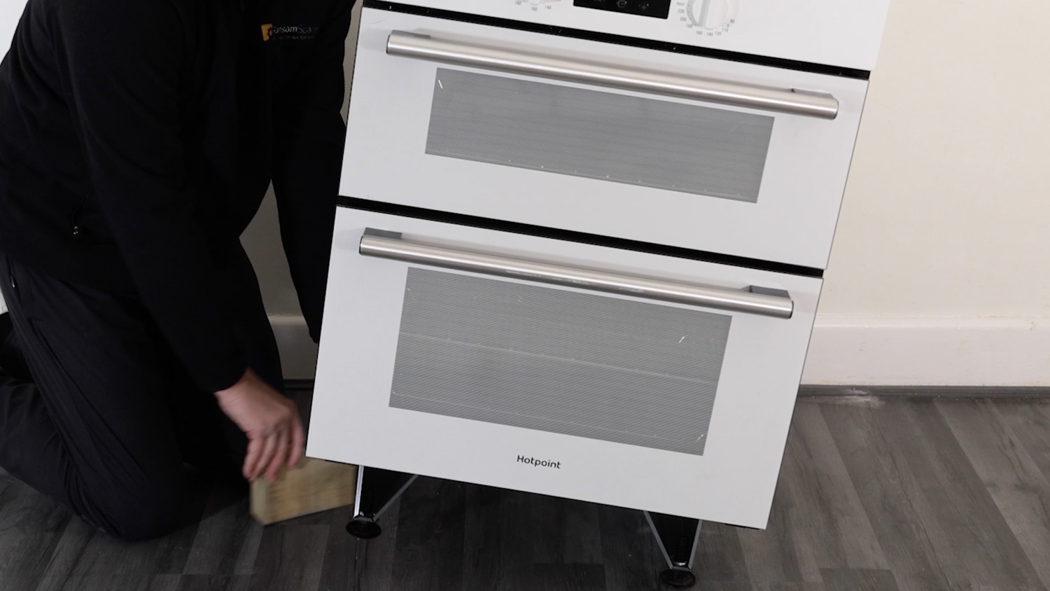 Lower oven