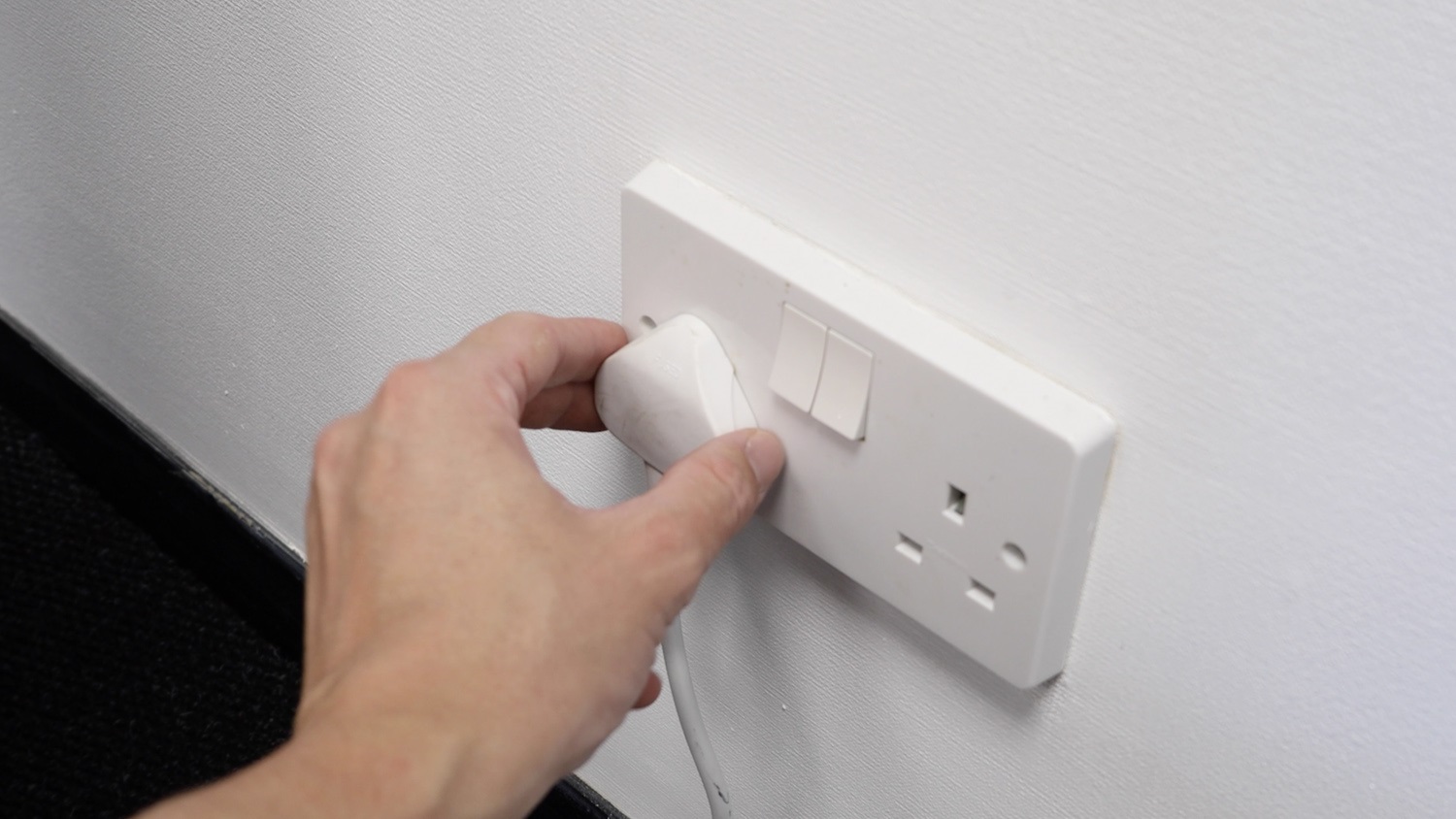 Turn off and eliminate all power