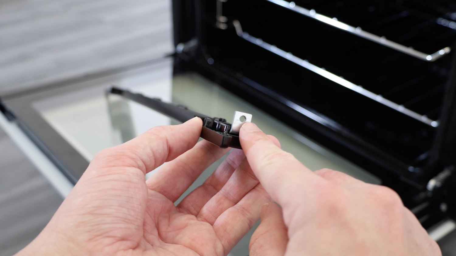 Re-attach fixing bracket