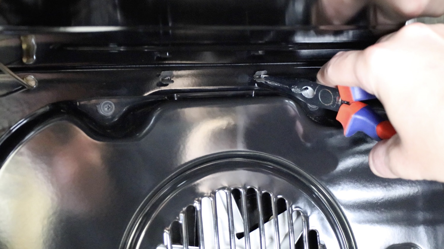 Remove old clip spring
