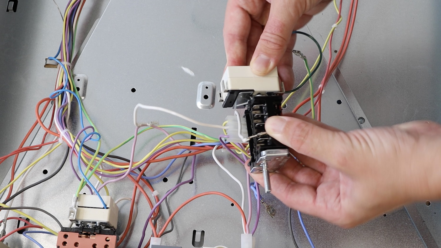 Connect new thermostat to the existing switch