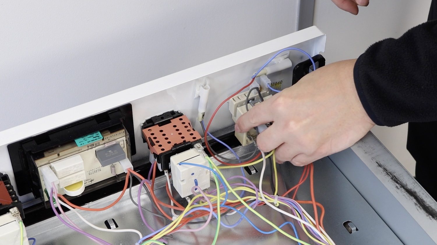 Attach the new regulator switch