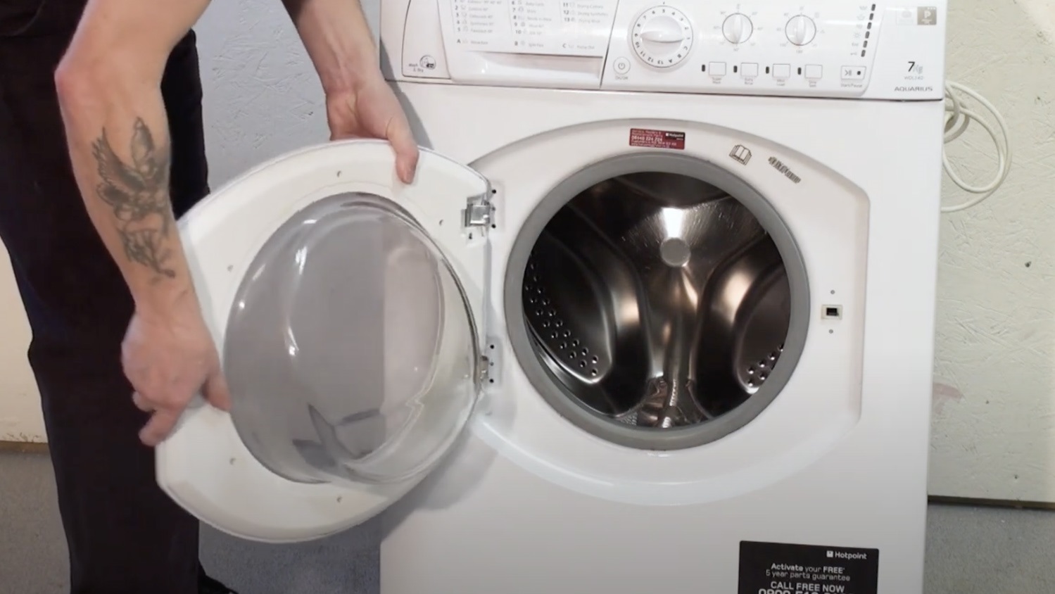 Remove the washing machine door