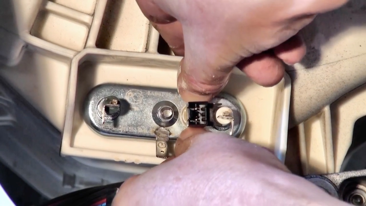 Attach thermistor to new heater element