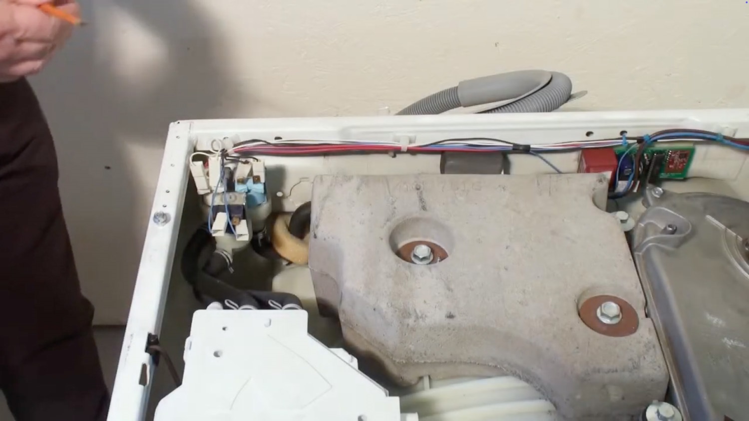 Disconnect electrical connectors